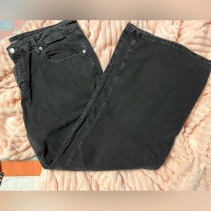 Wide Fable Black Jeans